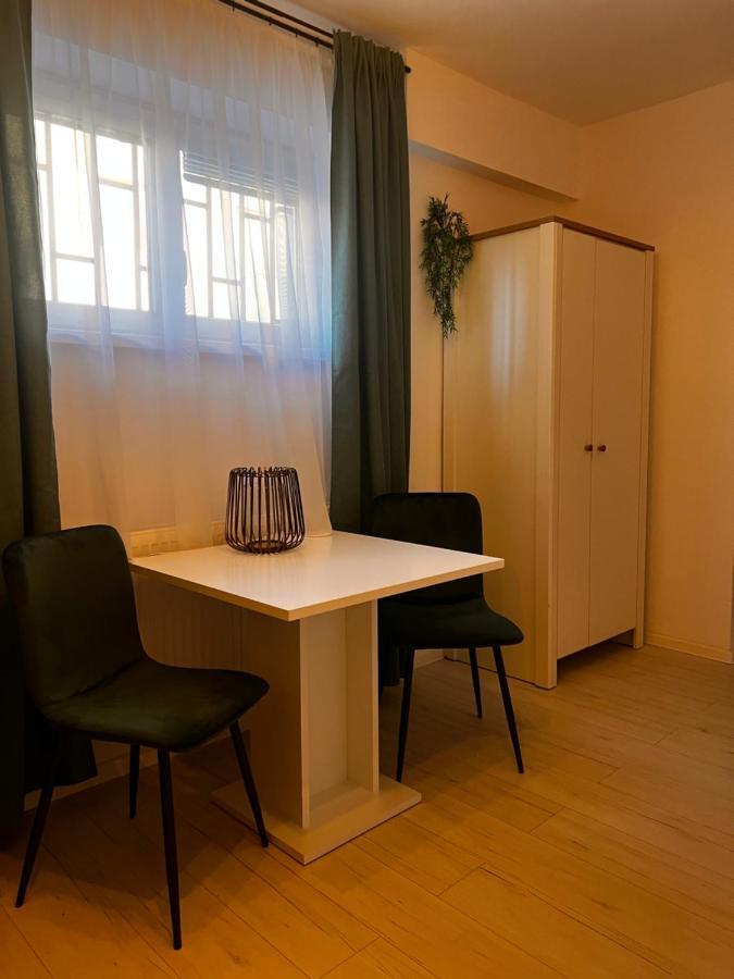 Apartmany V Centre - Vlastna Izba So Spolocnou Kuchynou A Kupelnou Moze Byt Zdielana 2 Inymi Izbami Martin Buitenkant foto
